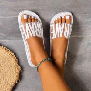 Transparent letter slippers for women's summer outdoor wear - Image 3